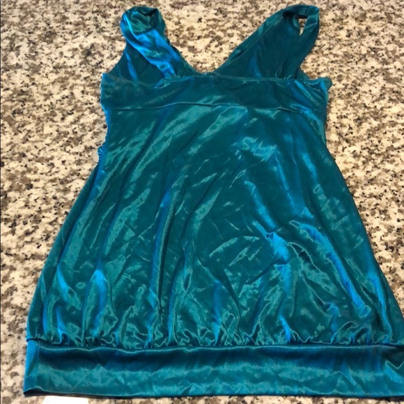 Teal tank - Picture 2 of 2